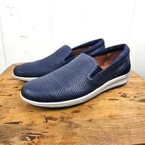 Walking Cradles Navy Blue "Snake Skin" Leather Slip On Loafers Women's 8N